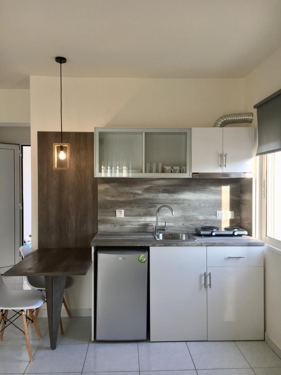 Studios Katerina Nea Iraklitsa Luaran gambar