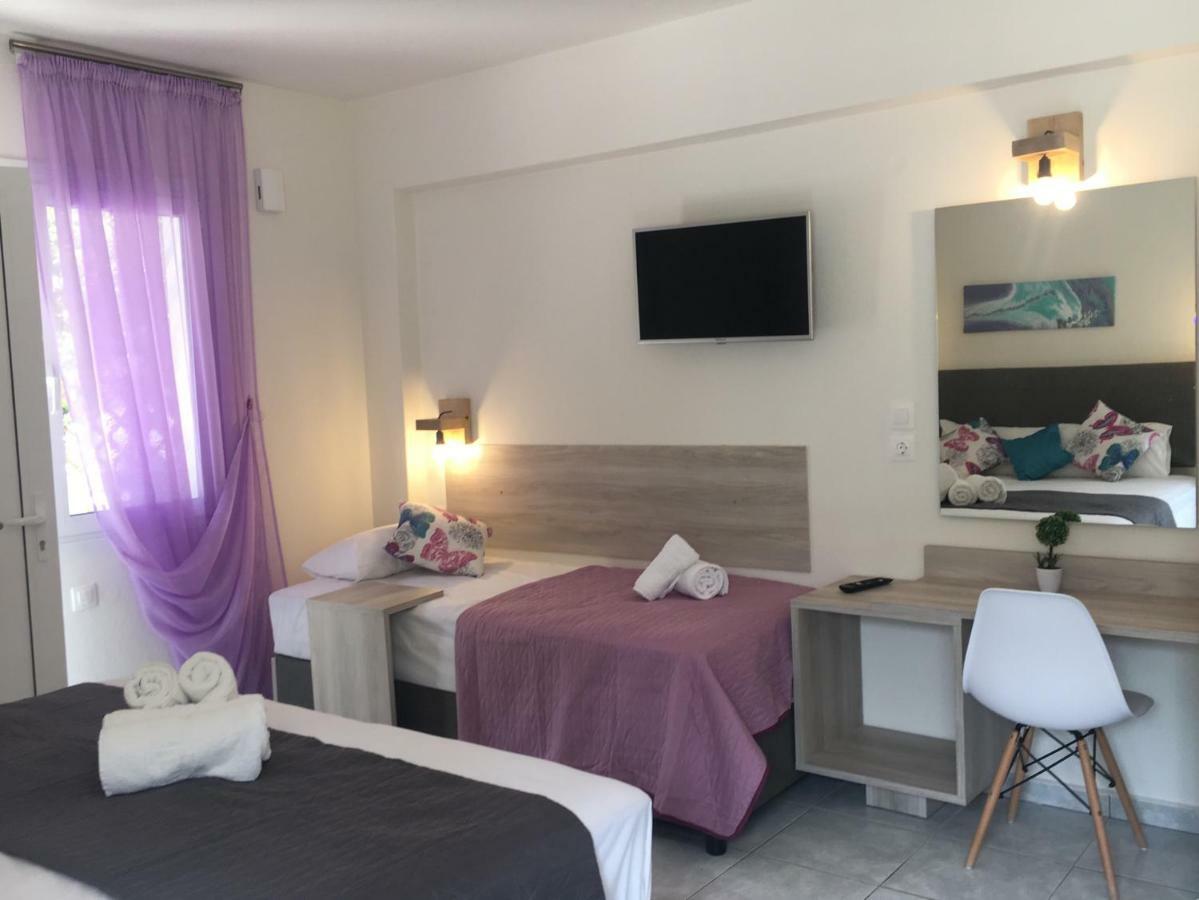 Studios Katerina Nea Iraklitsa Luaran gambar